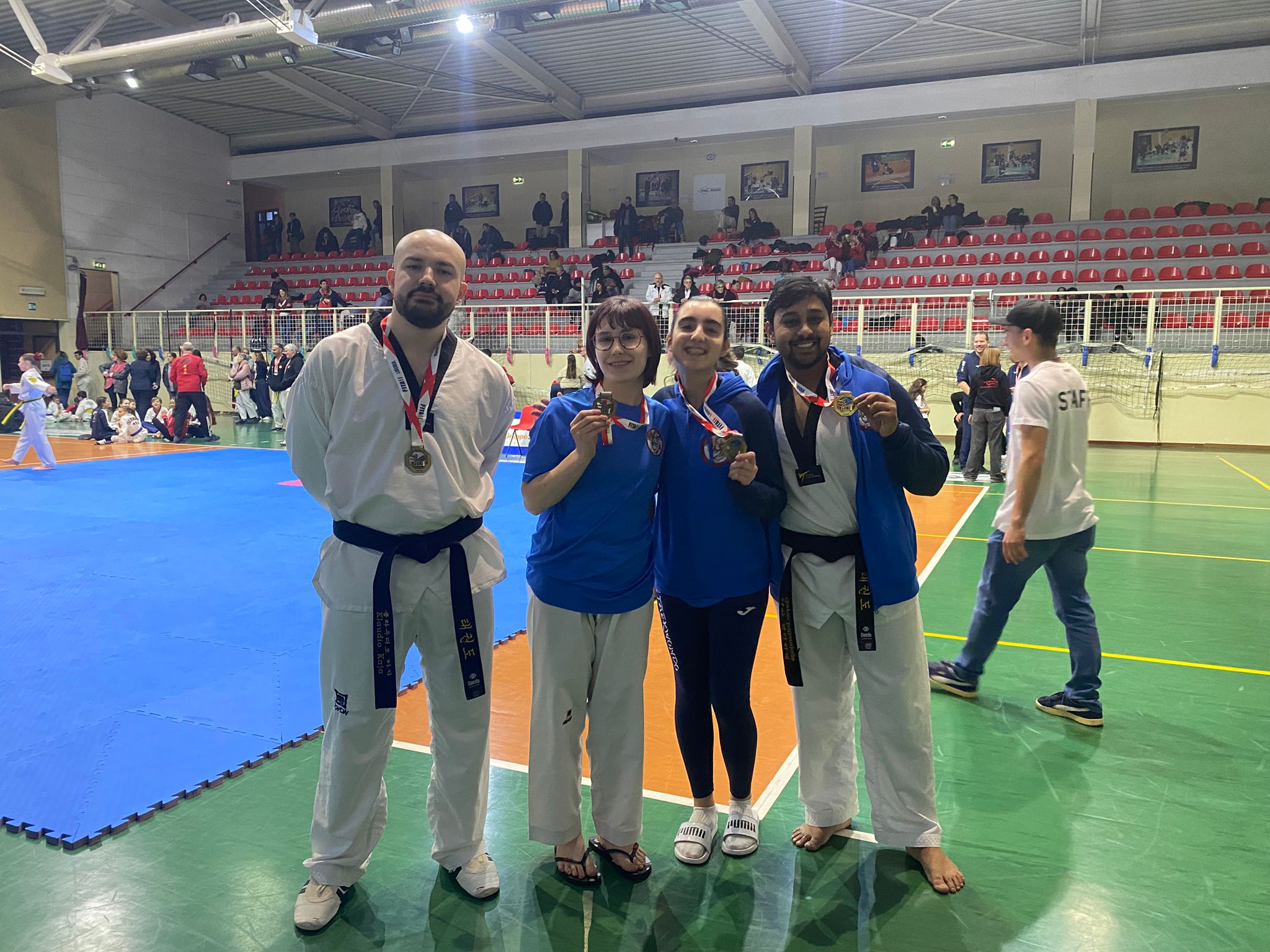 ce53e651-0518-434d-80ef-cec62df01c09