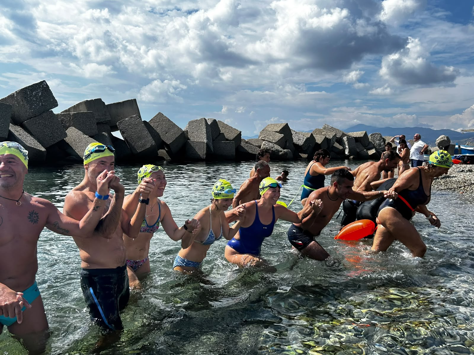 Traversata dello stretto di Messina Gesco Nuoto Special (3)